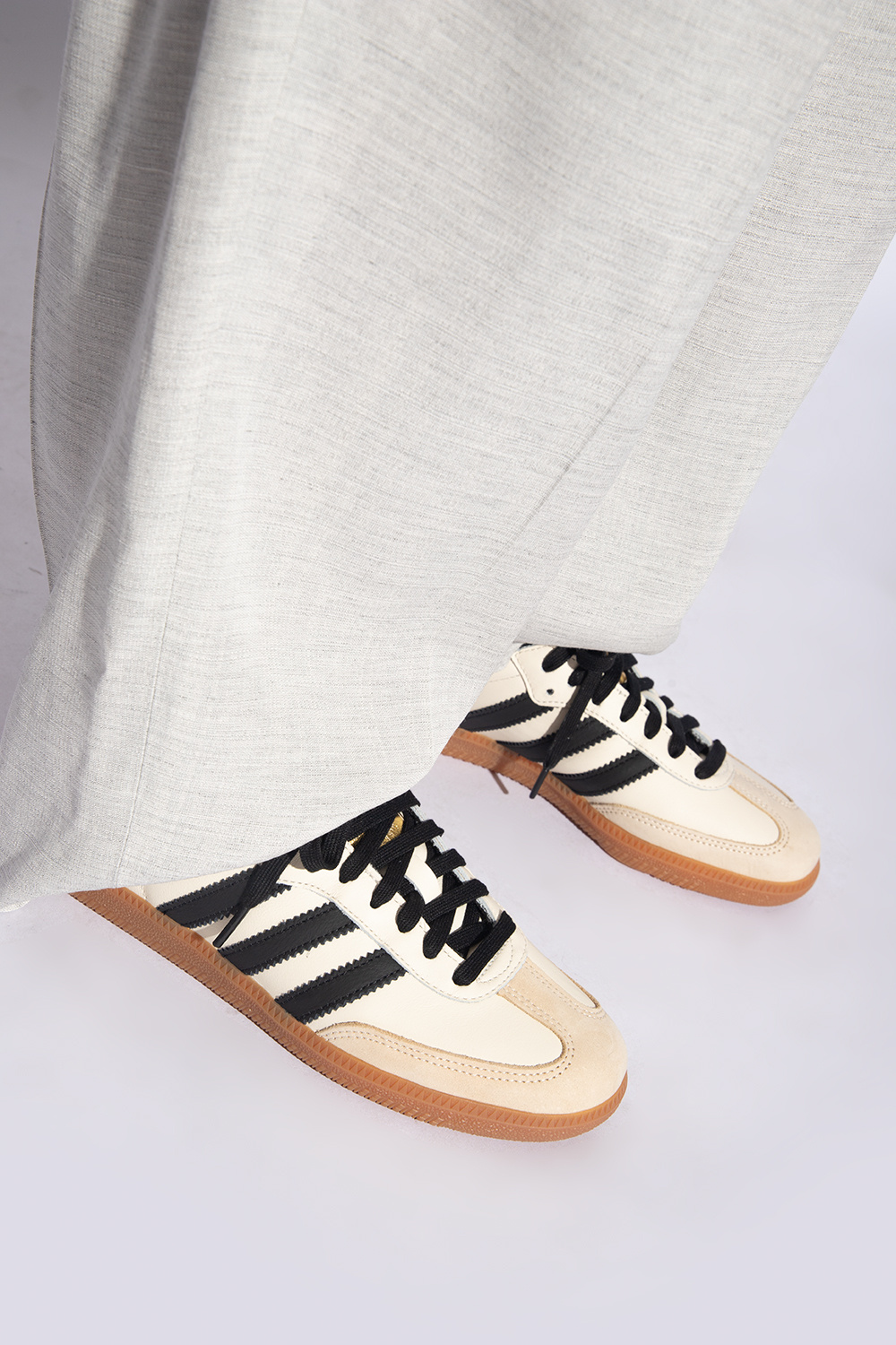 靴 adidas SAMBA OG W CREWHT/CBLACK ADIDAS Originals 'Samba OG' sports shoes | Women's Shoes